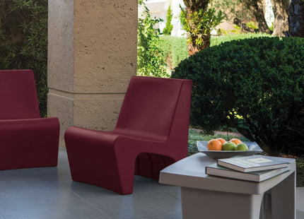 Tramontina Berta Polyethylene Lounge Chair (Burgundy)